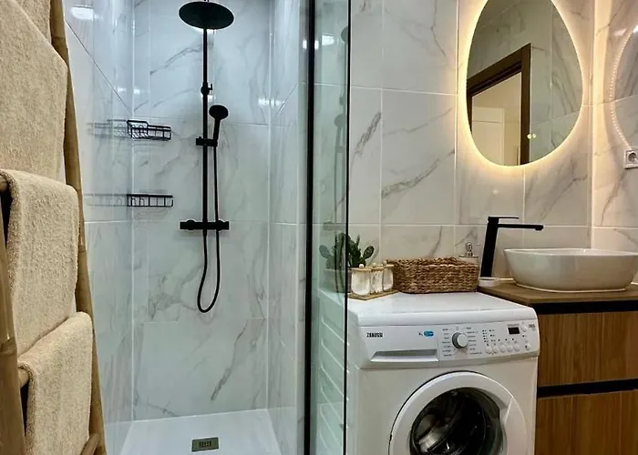 Waves & Pines El Paraiso, Benamara 아파트 *