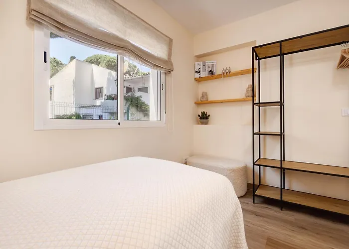 Waves & Pines El Paraiso, Benamara 아파트 *